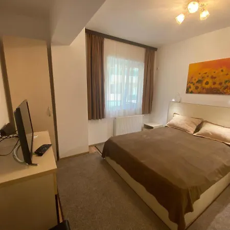 Moonlight Central Apartment Mamaia